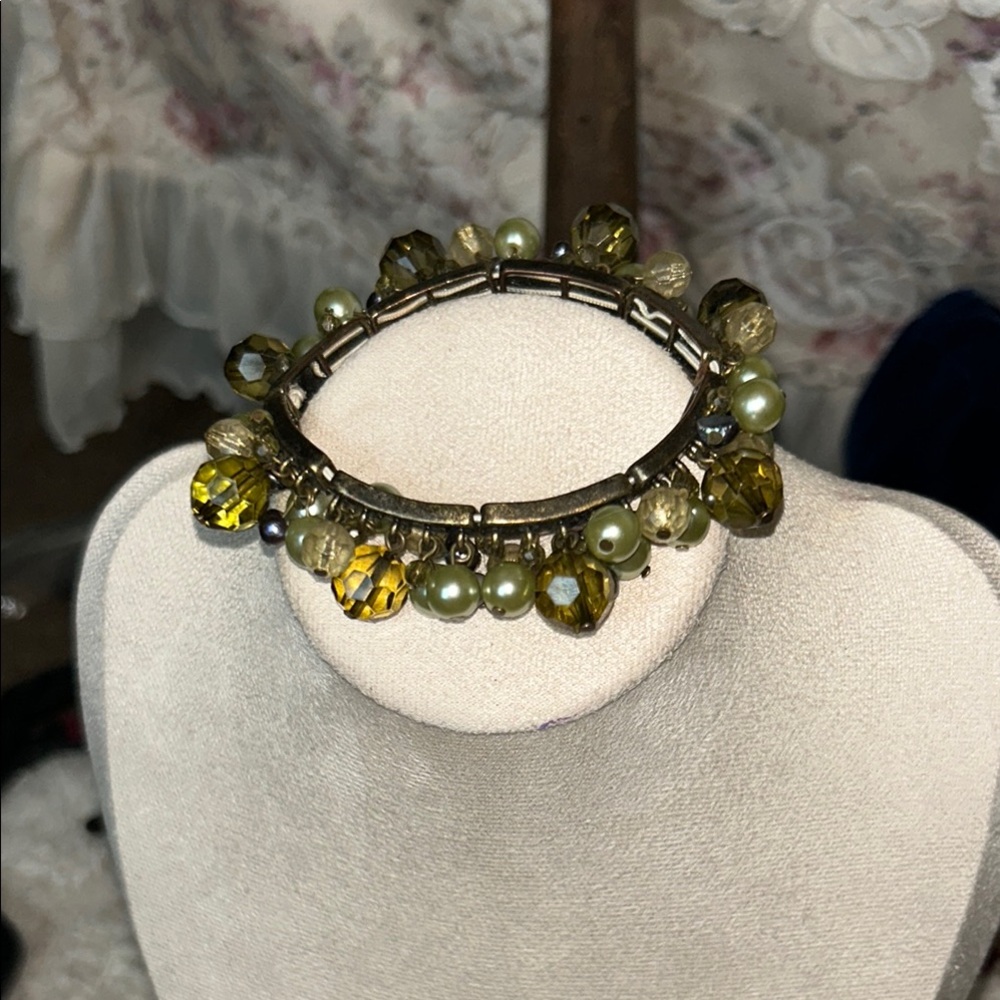 Vintage Beaded Bracelet with Green and Gold Accents